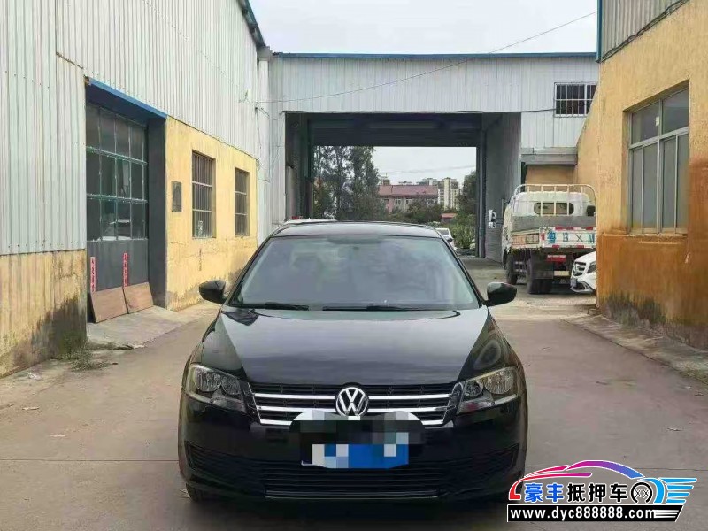 抵押车出售16年大众朗逸轿车