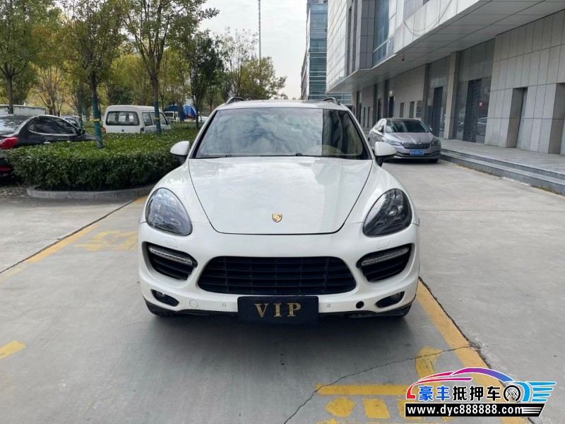 抵押车出售11年保时捷卡宴轿车