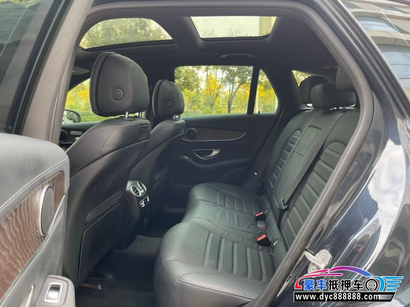 18年奔驰GLC轿车抵押车出售