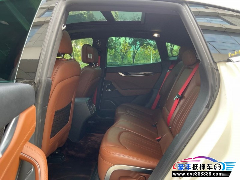 17年玛莎拉蒂莱万特轿车抵押车出售