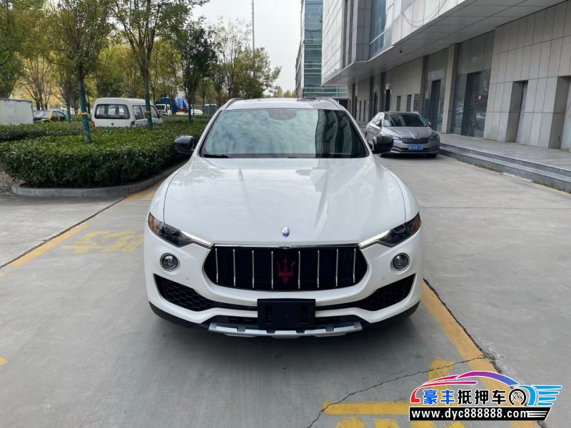 抵押车出售17年玛莎拉蒂莱万特轿车