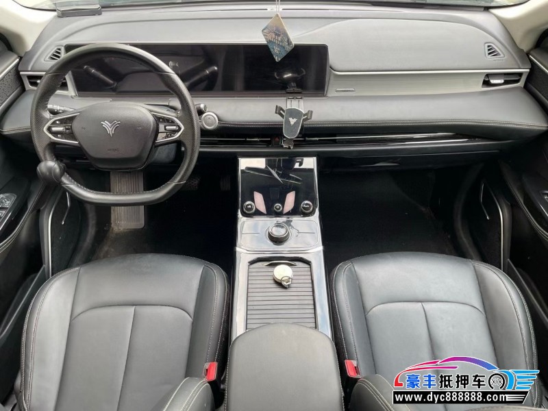 24年哪吒U轿车抵押车出售