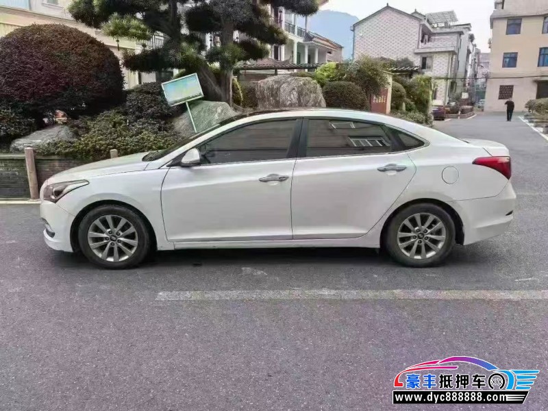 14年现代名图轿车抵押车出售