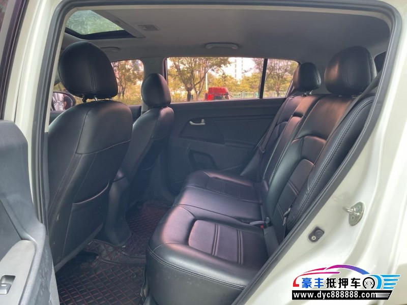 16年起亚智跑轿车抵押车出售