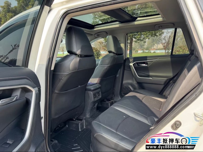 24年丰田RAV4轿车抵押车出售