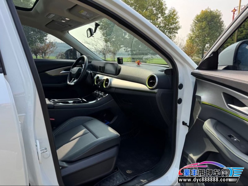 24年东风雷霆轿车抵押车出售