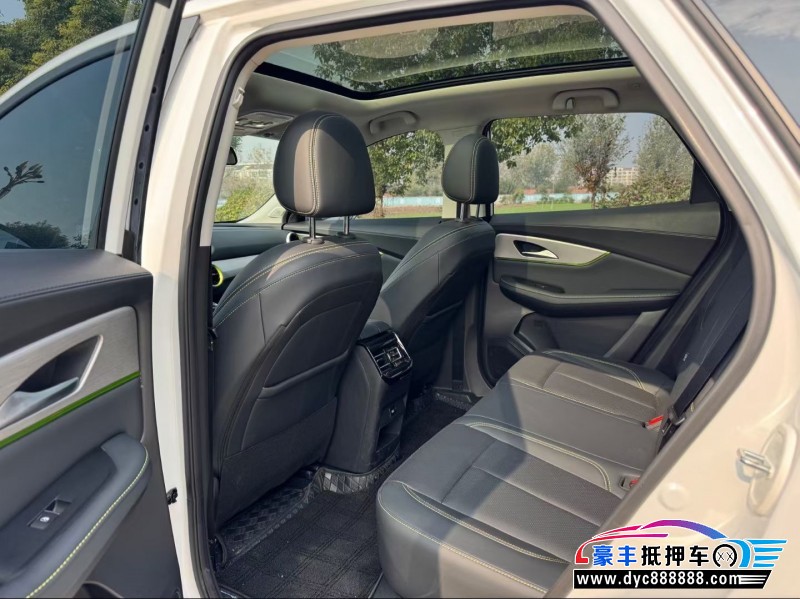 24年东风雷霆轿车抵押车出售