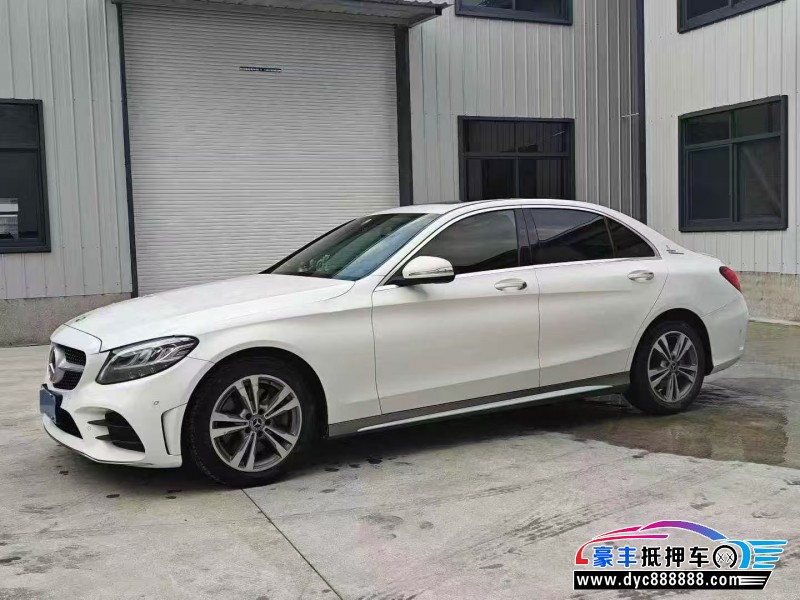 19年奔驰C轿车抵押车出售
