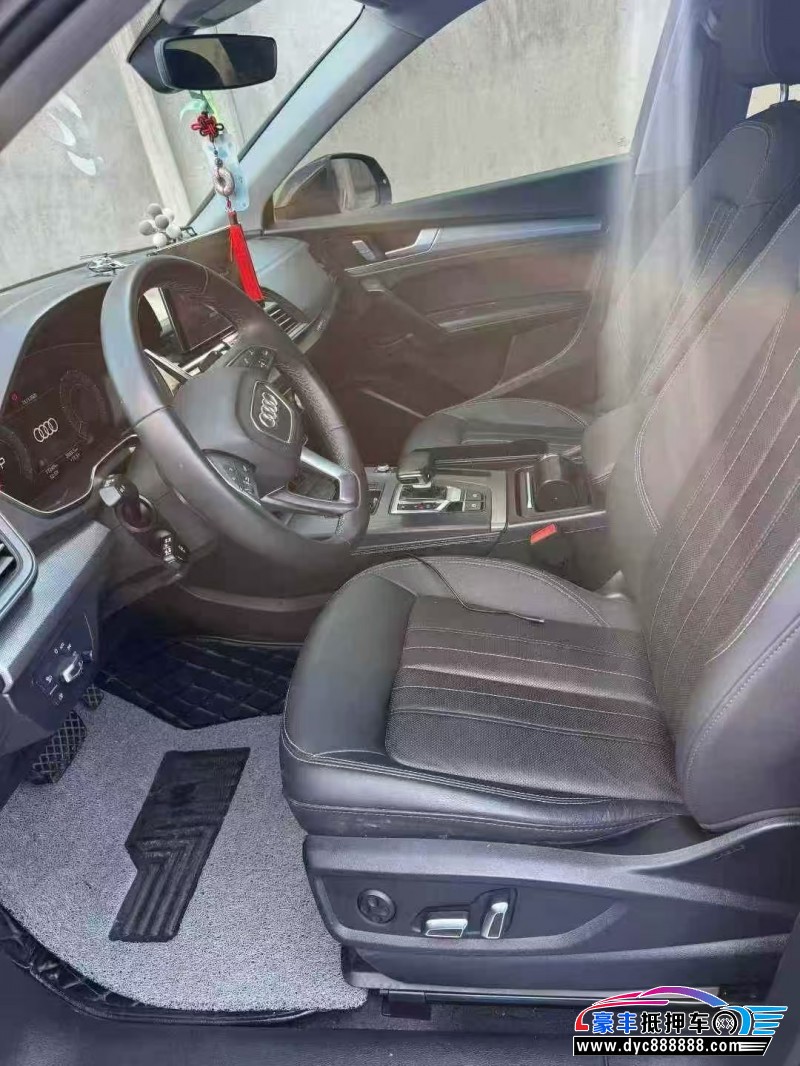 24年奥迪Q5轿车抵押车出售