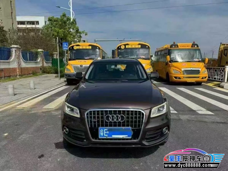 17年奥迪Q5轿车抵押车出售