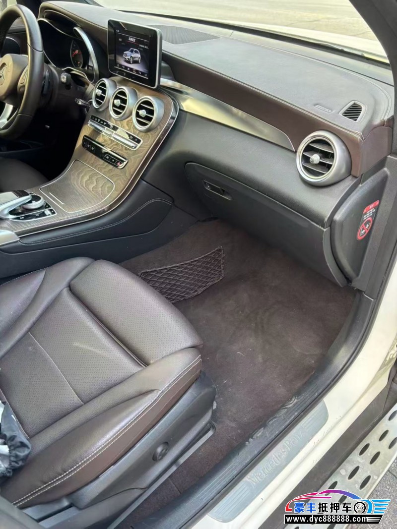 18年奔驰GLC轿车抵押车出售