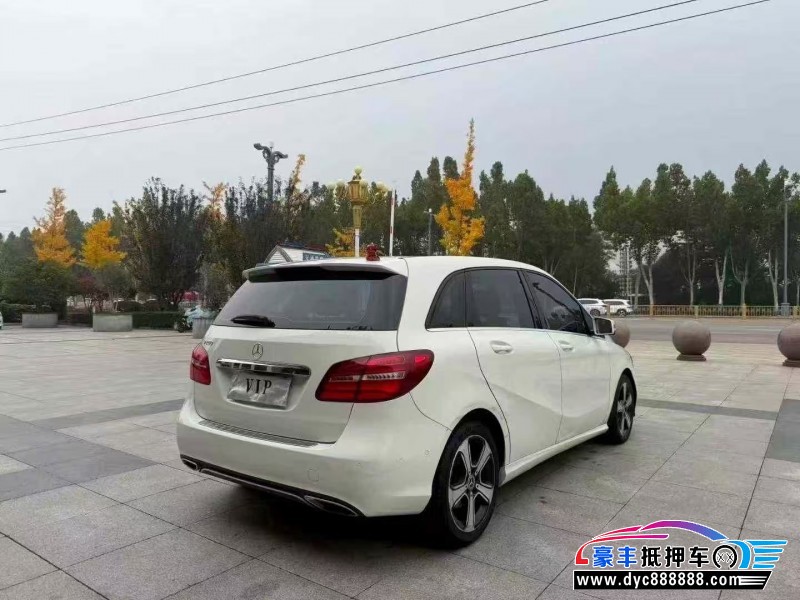 17年奔驰B轿车抵押车出售