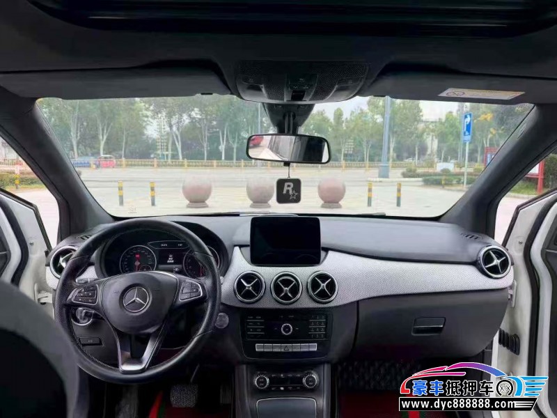 17年奔驰B轿车抵押车出售