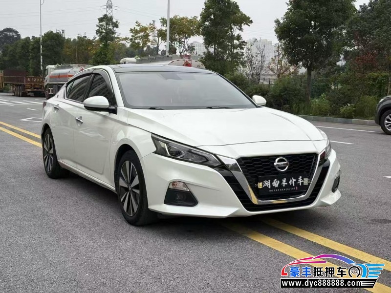 22年日产天籁轿车抵押车出售