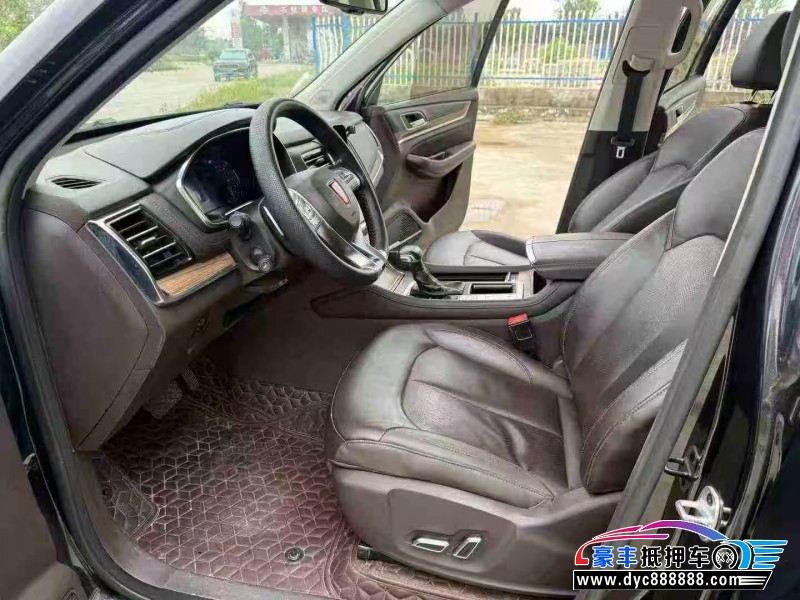 18年荣威RX8轿车抵押车出售