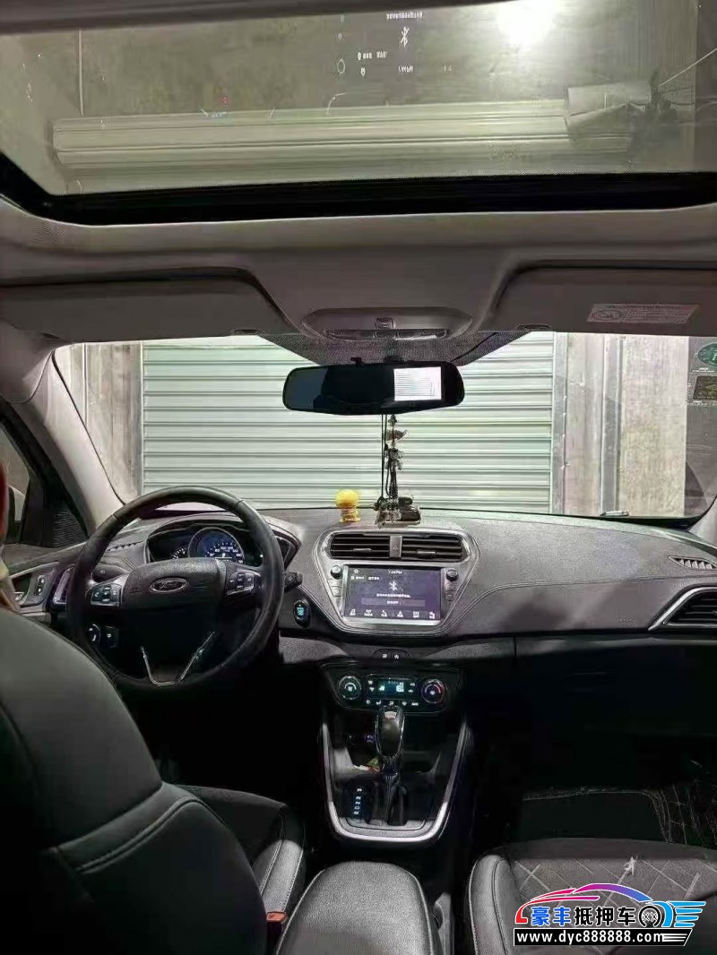 20年福特福睿斯轿车抵押车出售