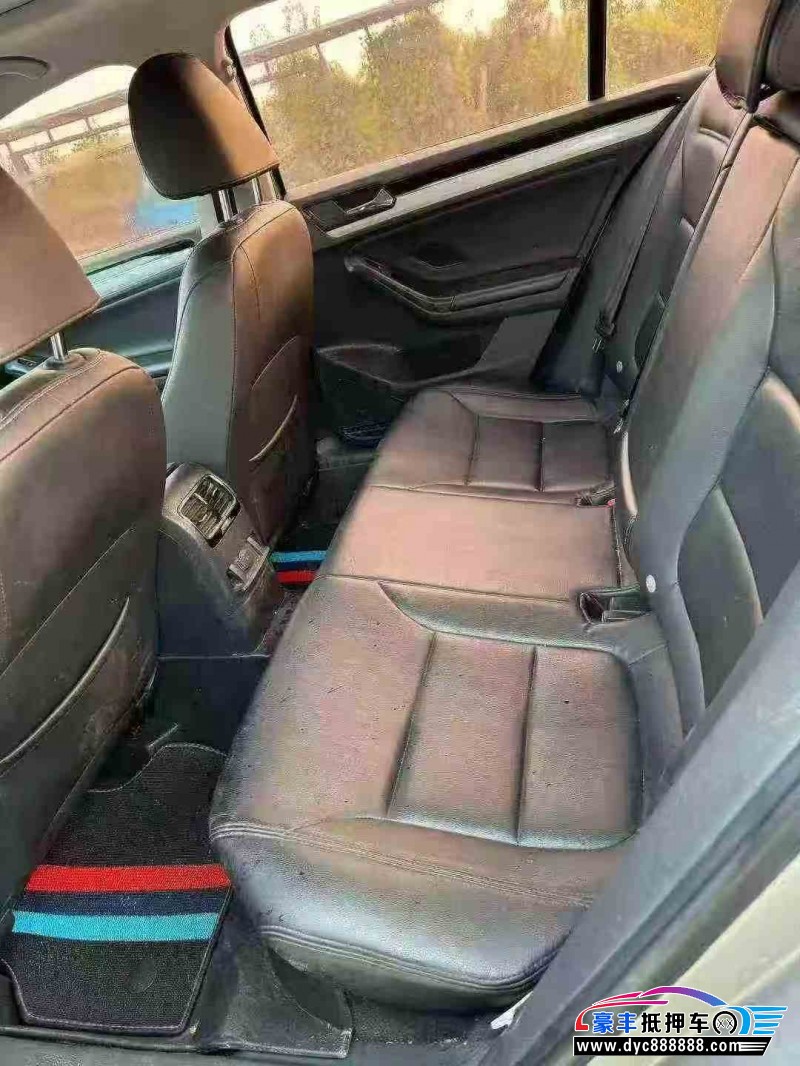 17年大众速腾轿车抵押车出售