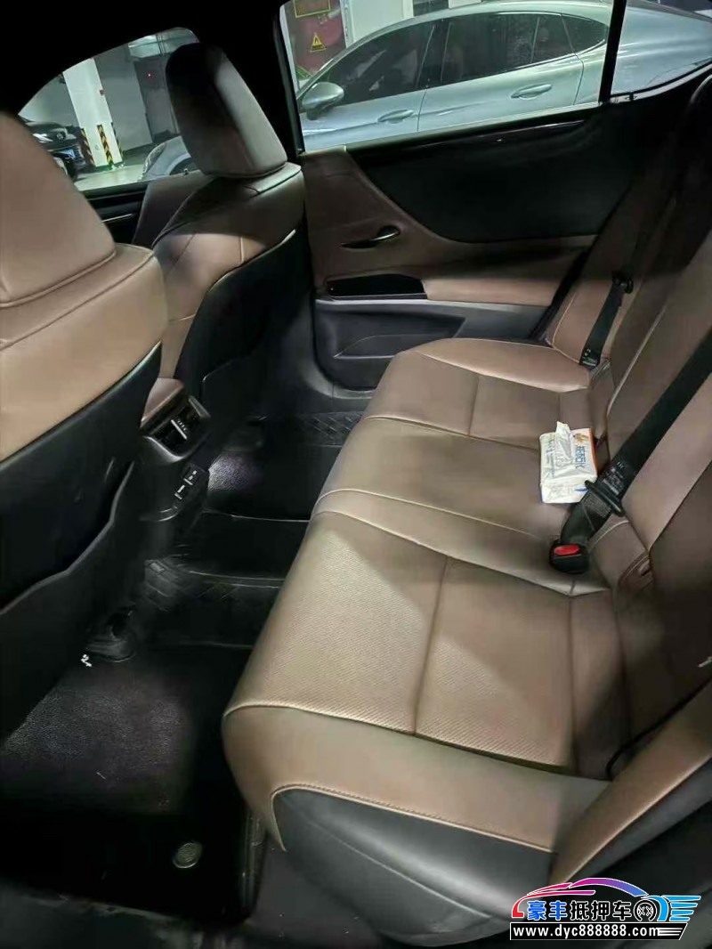 24年雷克萨斯ES轿车抵押车出售