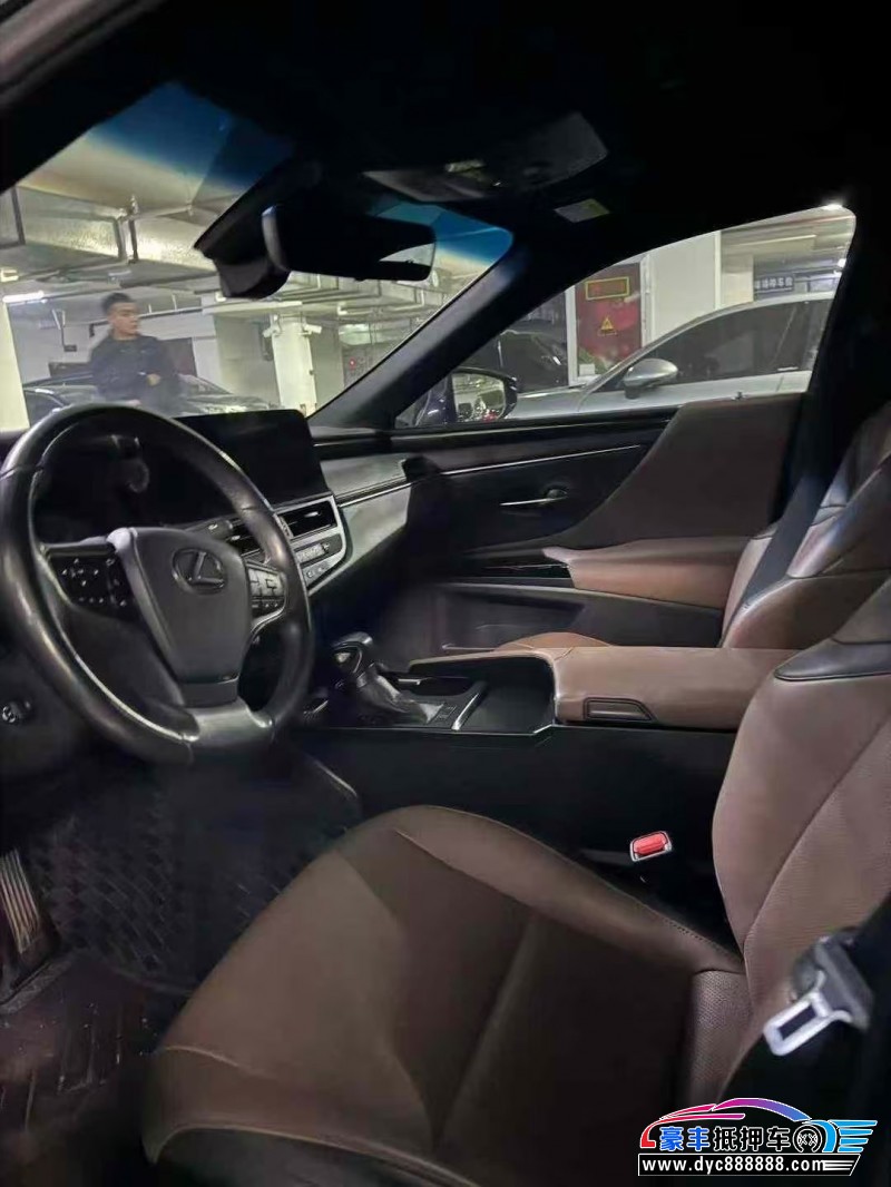 24年雷克萨斯ES轿车抵押车出售