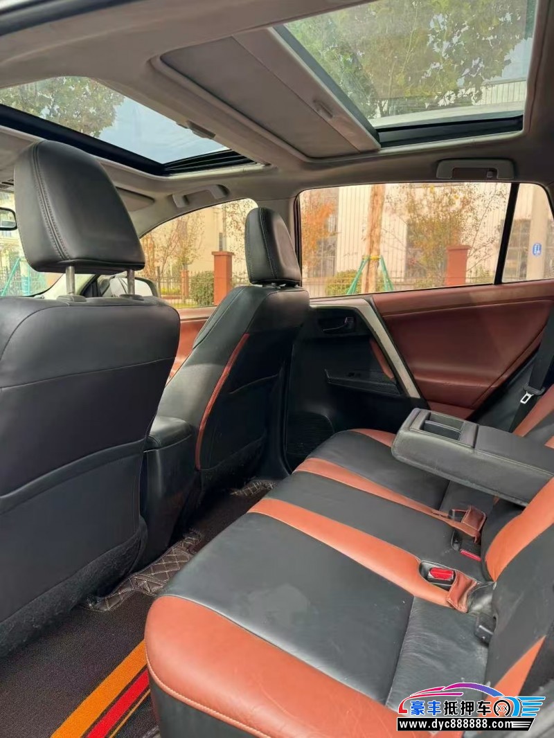 14年丰田RAV4轿车抵押车出售