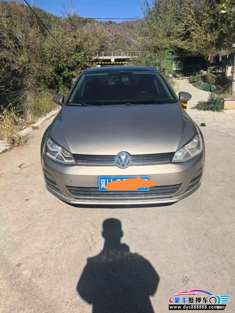 16年大众高尔夫轿车抵押车出售