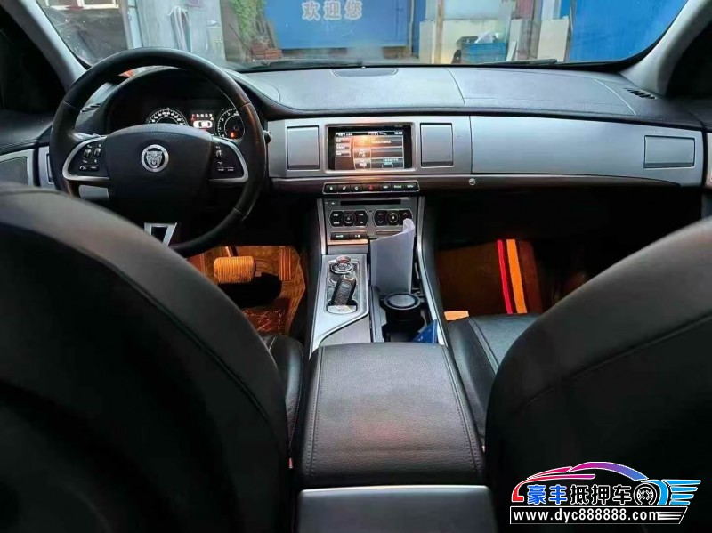 13年捷豹XF轿车抵押车出售