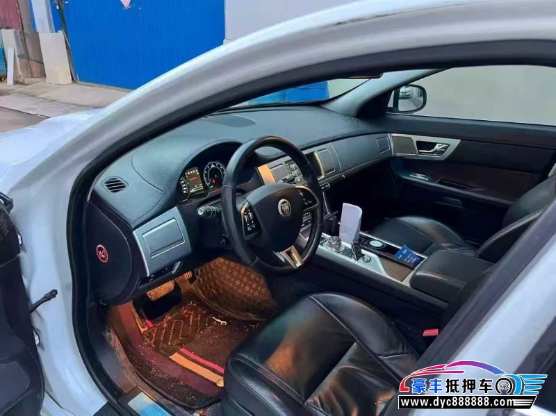 13年捷豹XF轿车抵押车出售