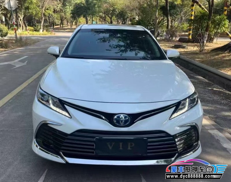 抵押车出售24年丰田凯美瑞轿车