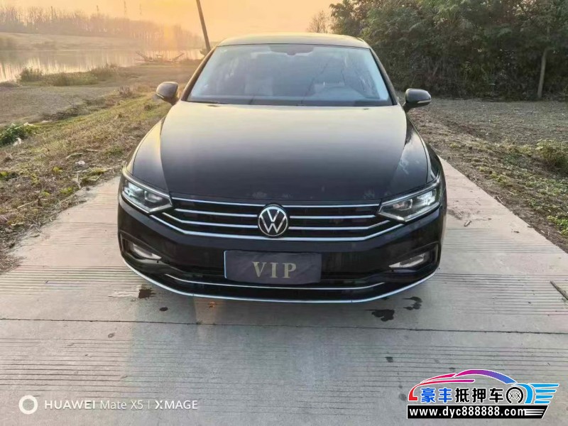 抵押车出售22年大众迈腾轿车