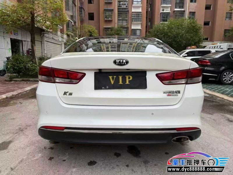18年起亚K5轿车抵押车出售