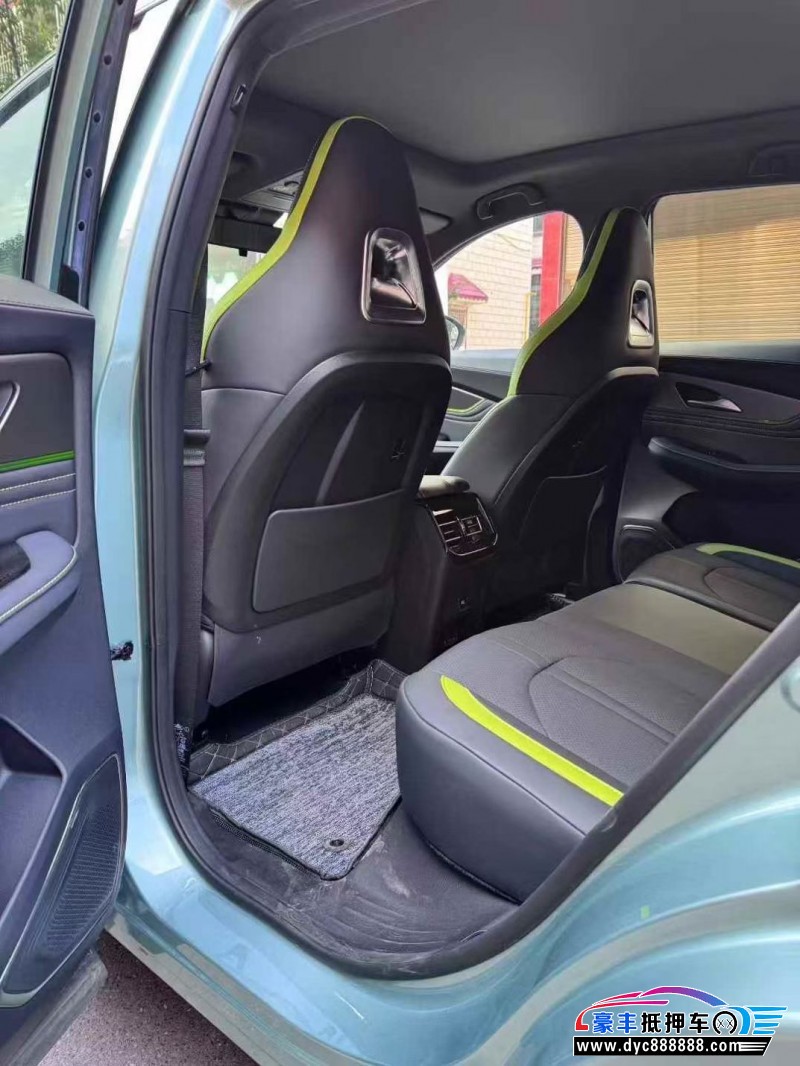 24年东风雷霆轿车抵押车出售