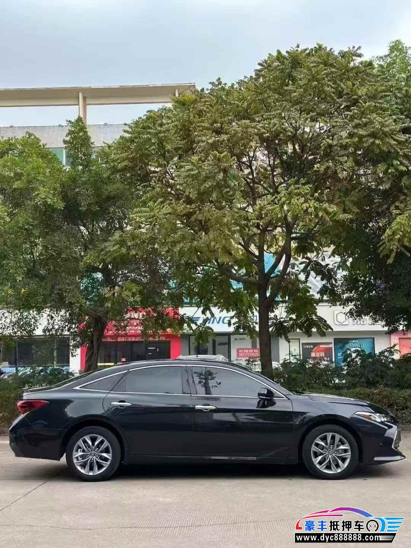 20年丰田亚洲龙轿车抵押车出售