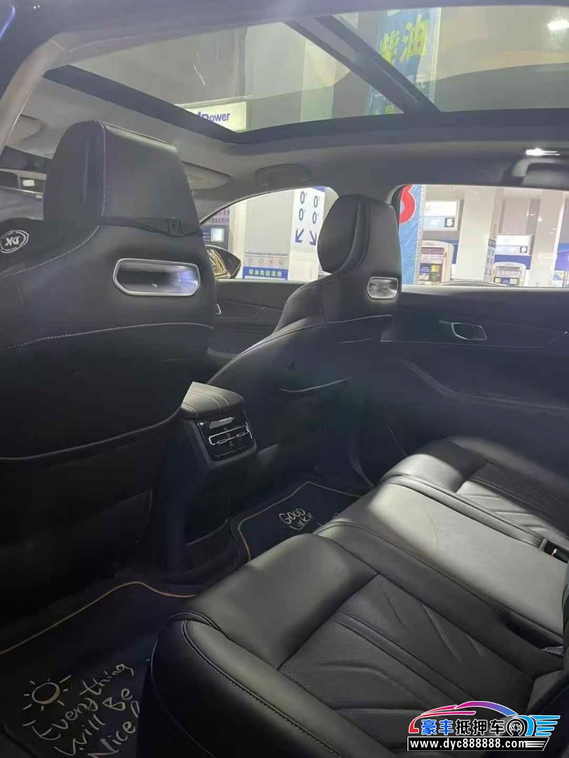 25年长安长安UNI轿车抵押车出售