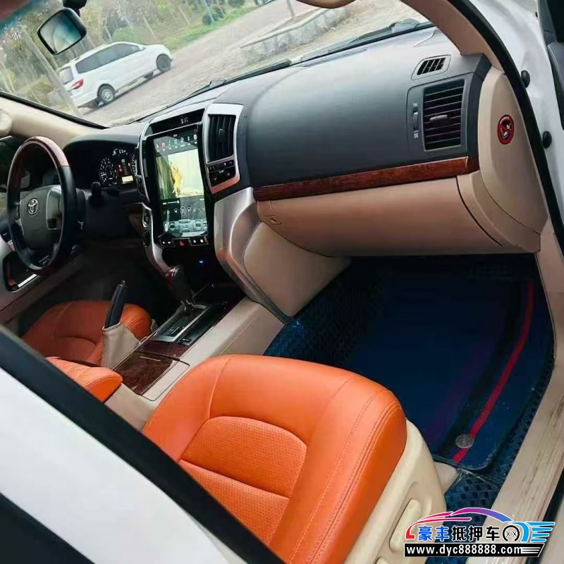 15年丰田兰德酷路泽（陆巡）轿车抵押车出售