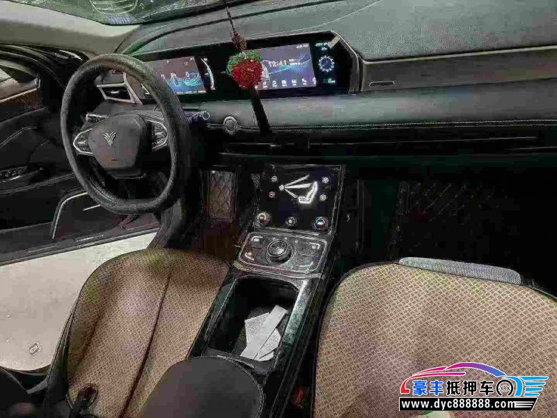 22年哪吒U轿车抵押车出售