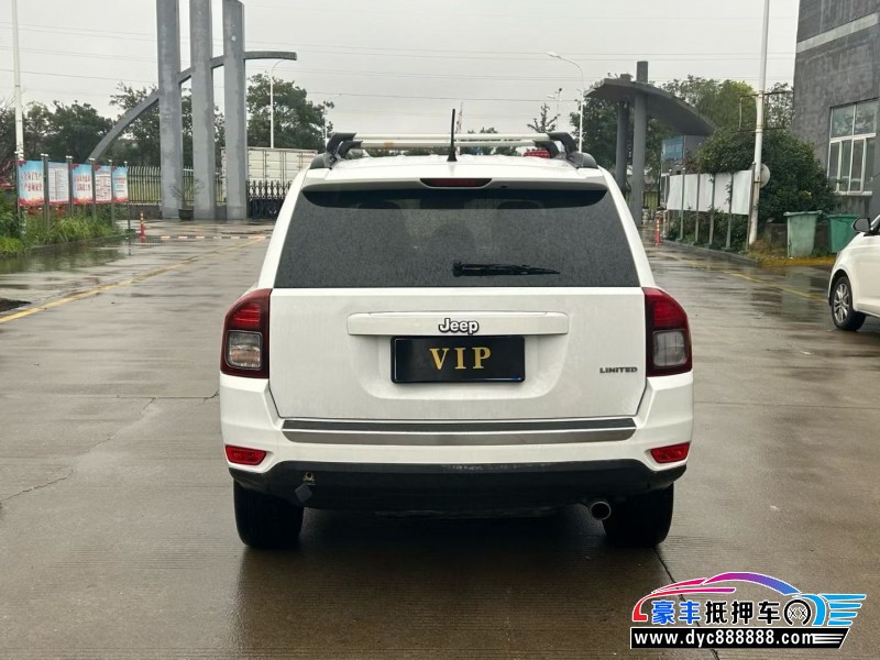 16年Jeep指南者轿车抵押车出售