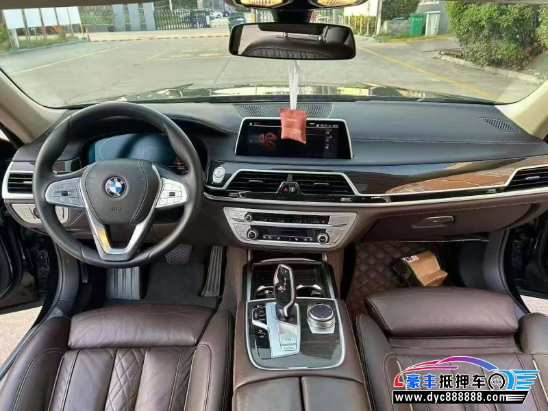 20年宝马7系轿车抵押车出售