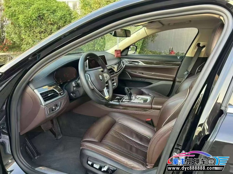 20年宝马7系轿车抵押车出售