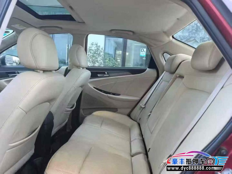 17年长安逸动轿车抵押车出售