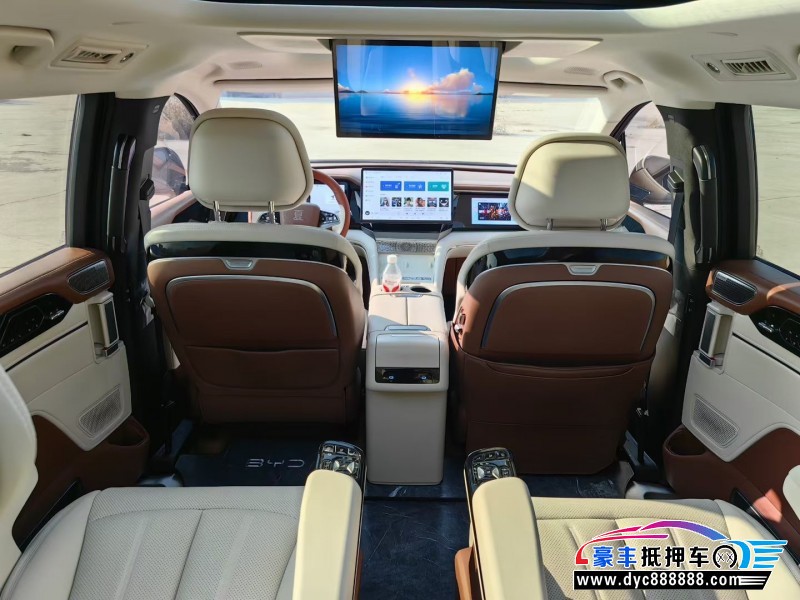 25年比亚迪夏轿车抵押车出售