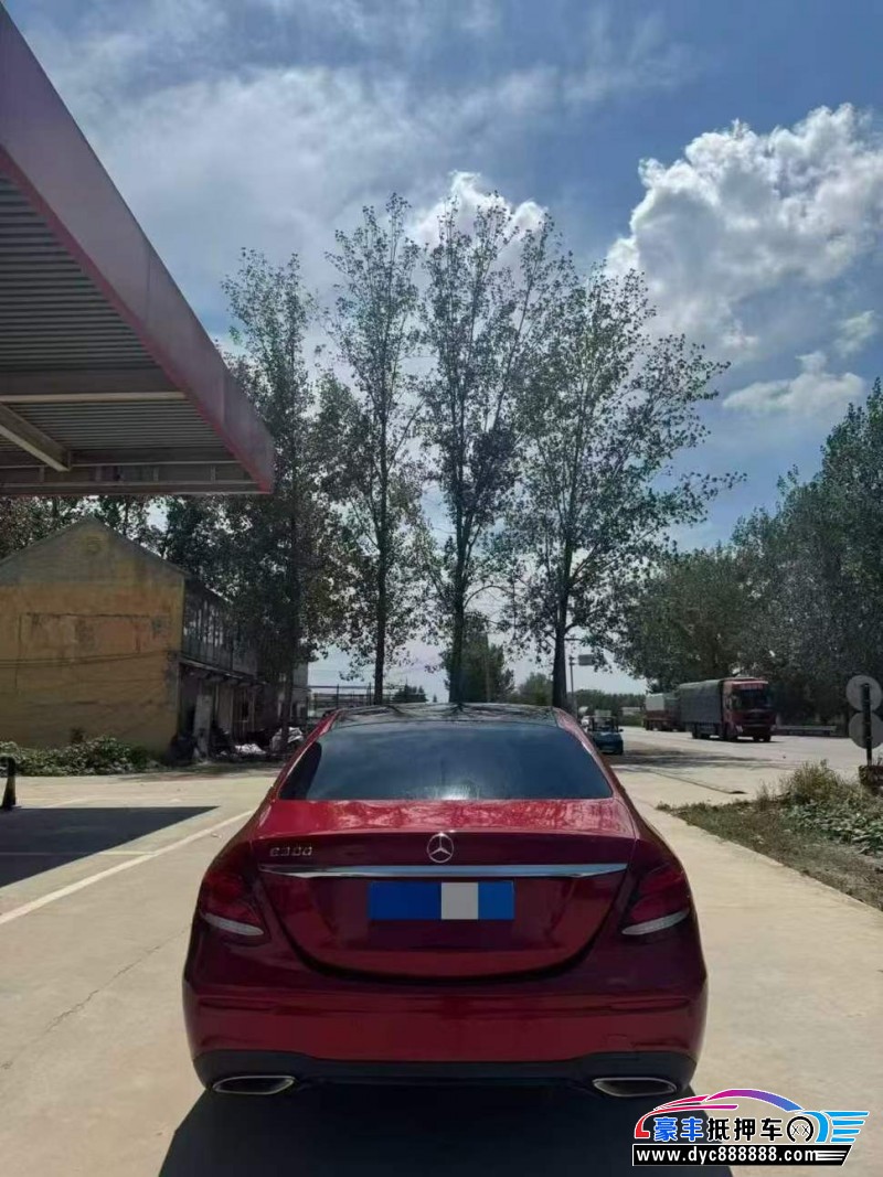 17年奔驰E轿车抵押车出售