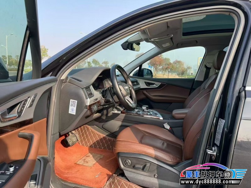 17年奥迪Q7轿车抵押车出售