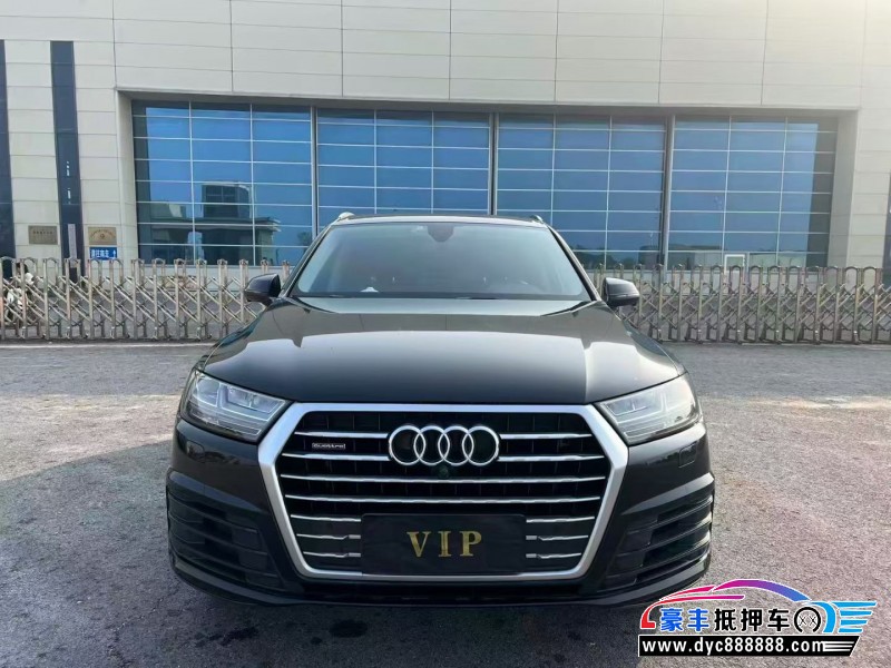 抵押车出售17年奥迪Q7轿车