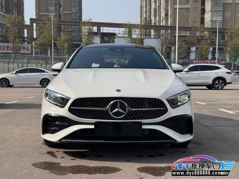 23年奔驰A轿车抵押车出售