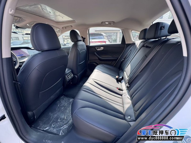 25年荣威D7轿车抵押车出售