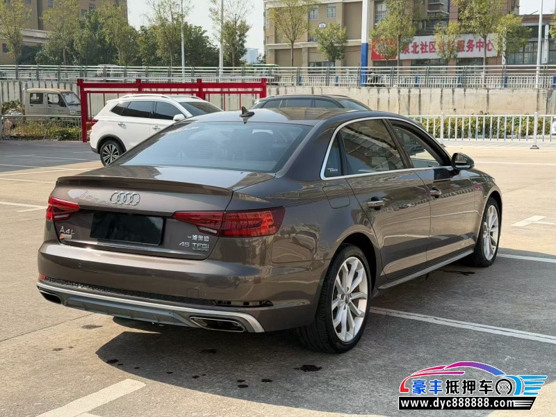 19年奥迪A4L轿车抵押车出售