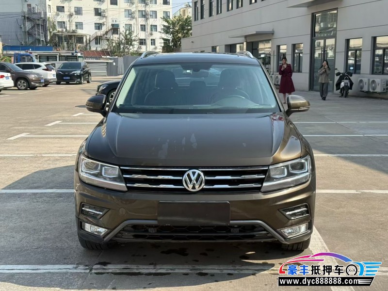 抵押车出售19年大众途观L轿车