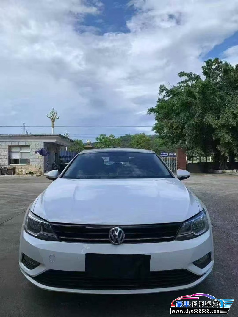 15年大众凌渡轿车抵押车出售