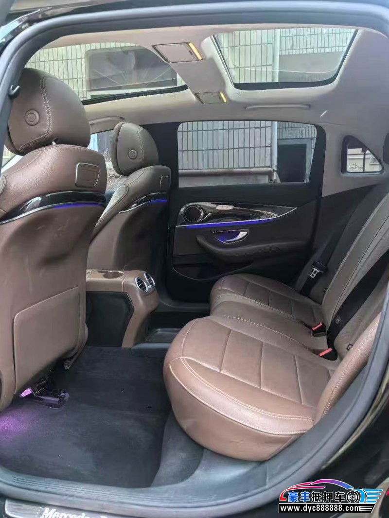 17年奔驰E轿车抵押车出售