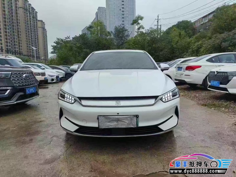 抵押车出售24年比亚迪秦轿车